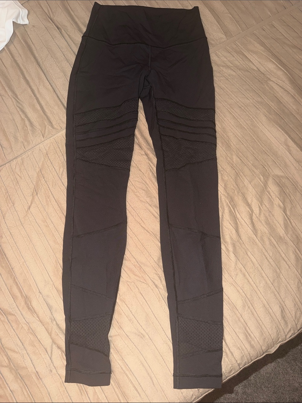 Lululemon High-Waist Black Women’s Jeggings with Textured Moto Panels